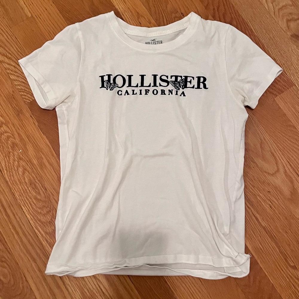 holister white t-shirt